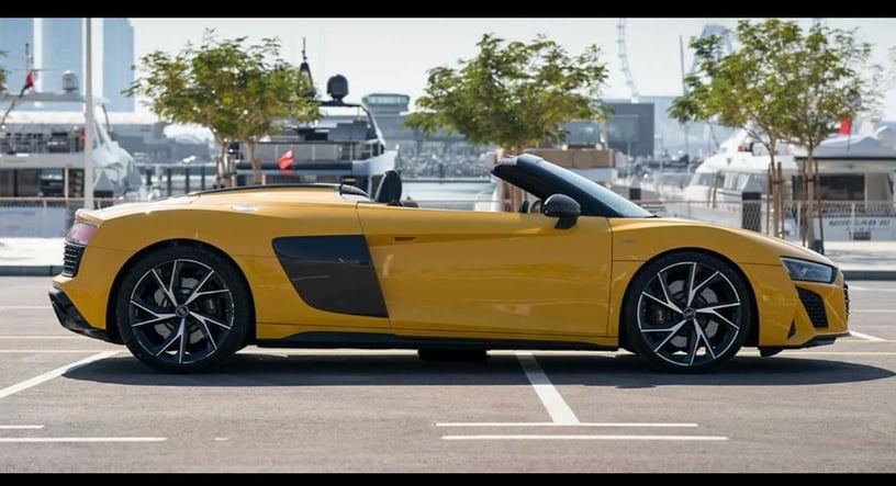 Audi R8 Spyder (Gelb), 2020  zur Miete in Abu Dhabi
