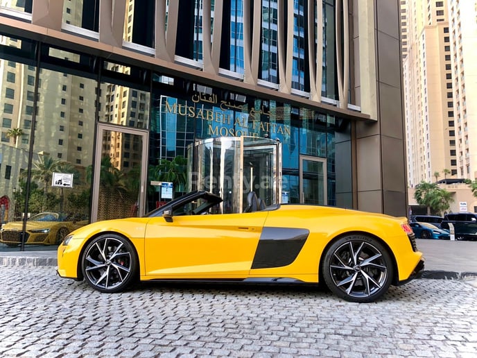 Audi R8- V10 SPYDER (Gelb), 2021  zur Miete in Dubai