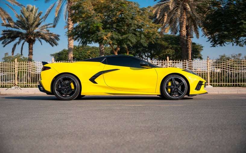 Chevrolet Corvette C8 (Giallo), 2022 in affitto a Ras Al Khaimah