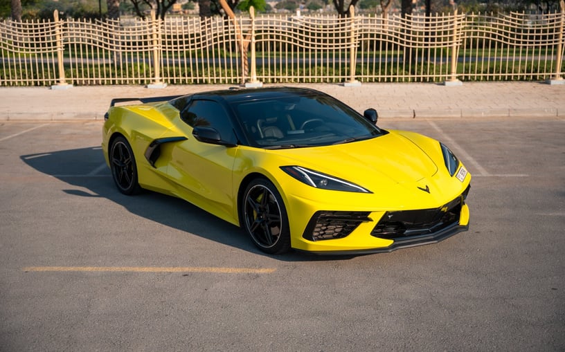 Chevrolet Corvette C8 (Giallo), 2022 in affitto a Ras Al Khaimah