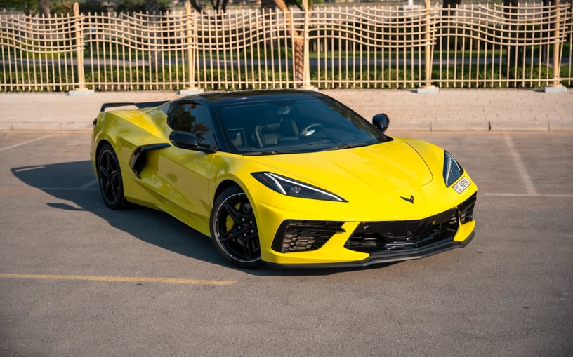Chevrolet Corvette C8 (Giallo), 2022 in affitto a Ras Al Khaimah
