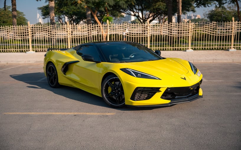 Chevrolet Corvette C8 (Giallo), 2022 in affitto a Ras Al Khaimah