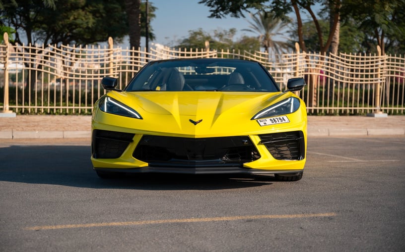 Chevrolet Corvette C8 (Giallo), 2022 in affitto a Ras Al Khaimah
