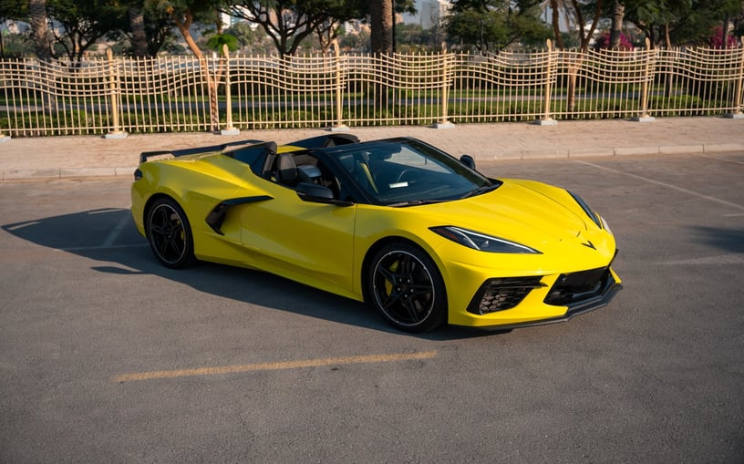 Chevrolet Corvette C8 (Giallo), 2022 in affitto a Ras Al Khaimah