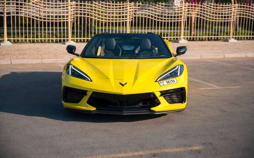 Chevrolet Corvette C8 (Giallo), 2022 in affitto a Ras Al Khaimah