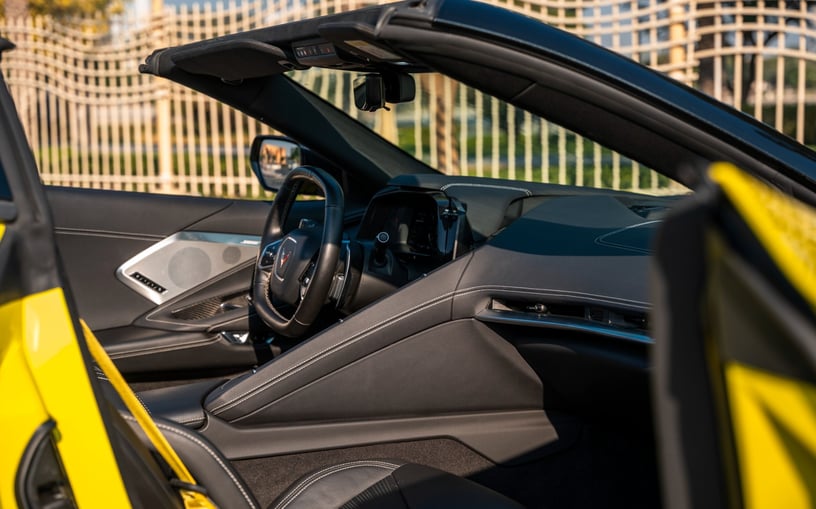 Chevrolet Corvette C8 (Giallo), 2022 in affitto a Ras Al Khaimah