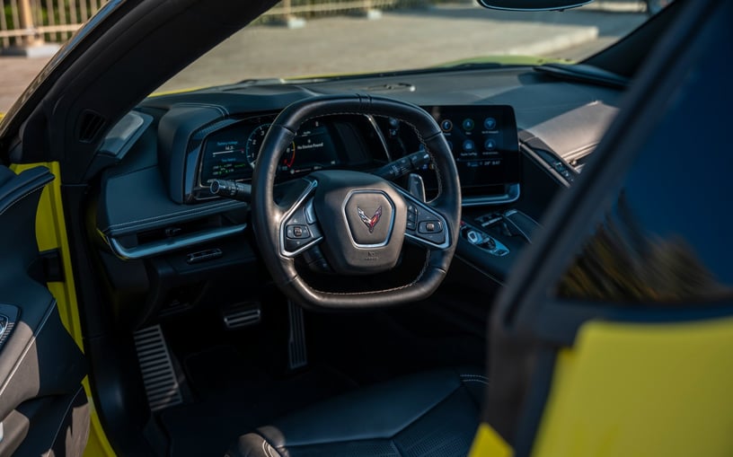 Chevrolet Corvette C8 (Giallo), 2022 in affitto a Ras Al Khaimah