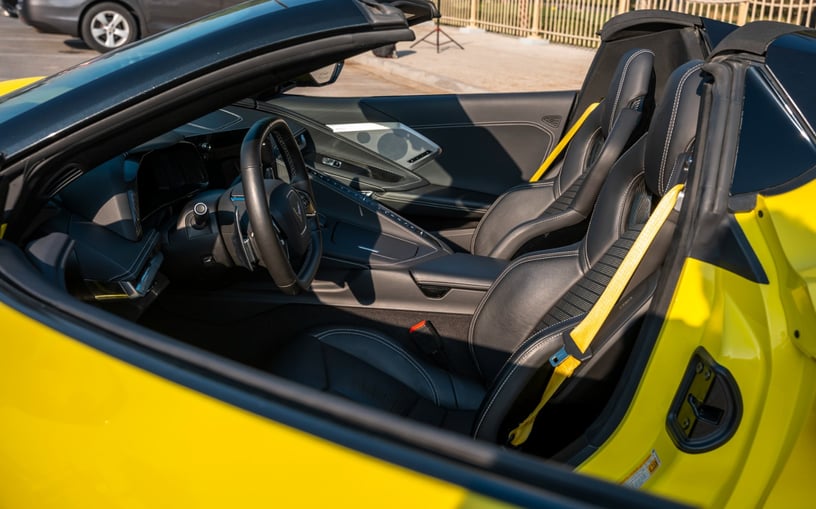 Chevrolet Corvette C8 (Giallo), 2022 in affitto a Ras Al Khaimah
