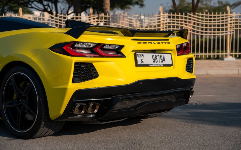 Chevrolet Corvette C8 (Giallo), 2022 in affitto a Ras Al Khaimah