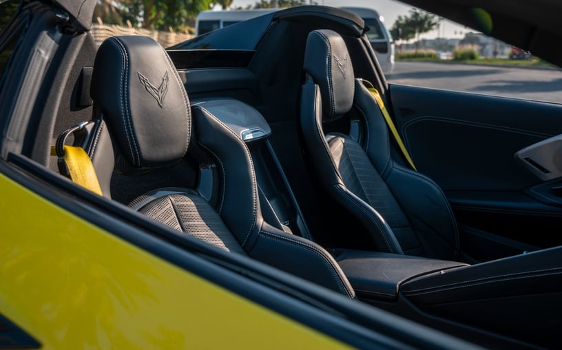 Chevrolet Corvette C8 (Giallo), 2022 in affitto a Ras Al Khaimah