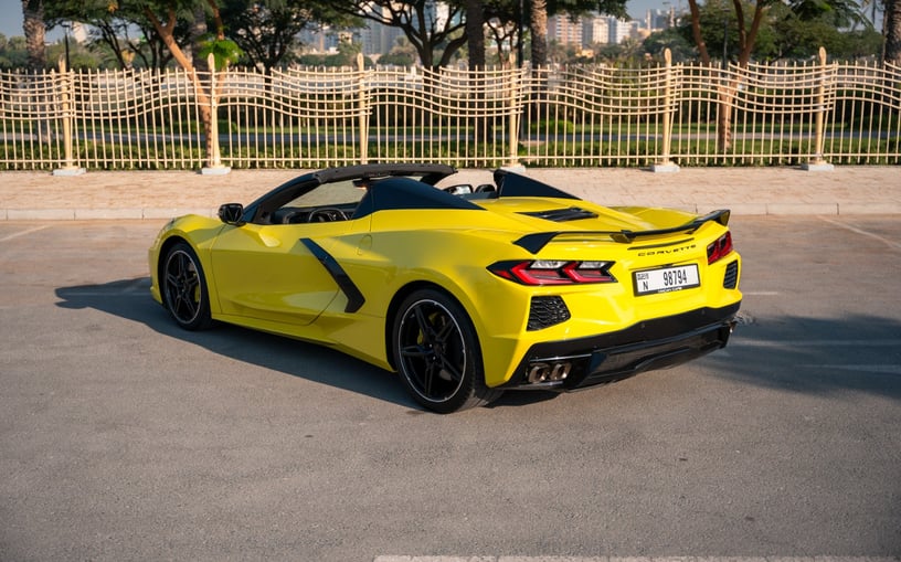 Chevrolet Corvette C8 (Giallo), 2022 in affitto a Ras Al Khaimah