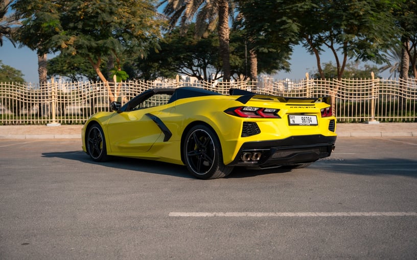 Chevrolet Corvette C8 (Giallo), 2022 in affitto a Ras Al Khaimah