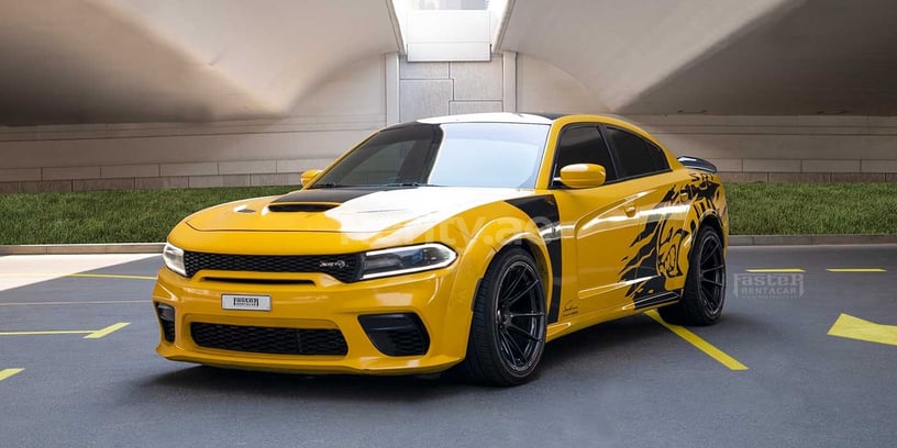 Dubai'de kiralık Dodge Charger (Sarı), 2018