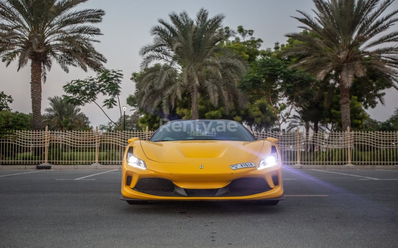Ferrari F8 Tributo Spyder (Gelb), 2022  zur Miete in Abu Dhabi