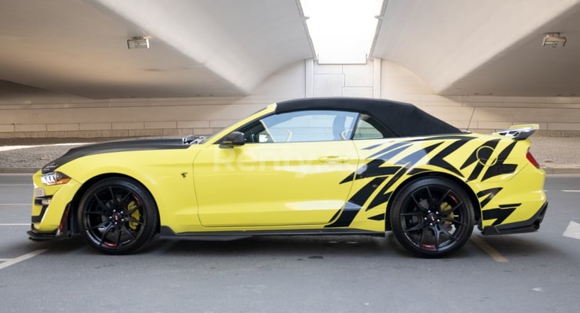 Dubai'de kiralık Ford Mustang (Sarı), 2019