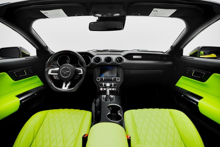 Dubai'de kiralık Ford Mustang (Sarı), 2021