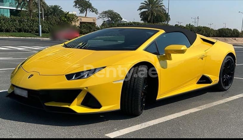 Lamborghini Evo Spyder (Giallo), 2022 in affitto a Dubai