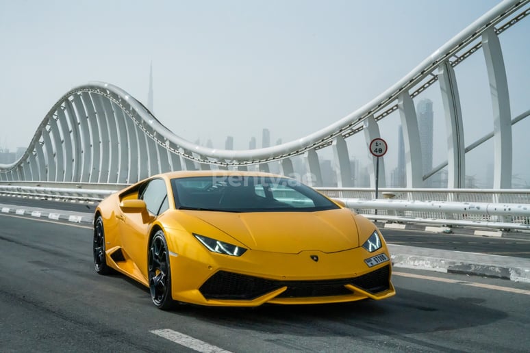 Lamborghini Huracan Coupe (Gelb), 2019  zur Miete in Dubai