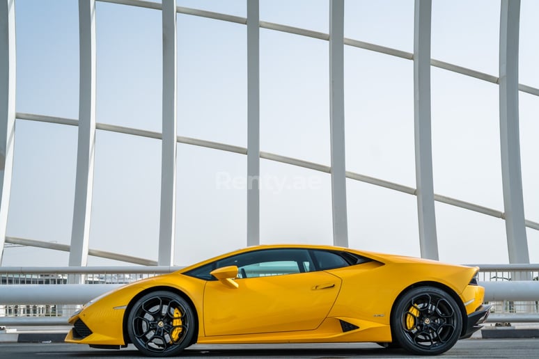Lamborghini Huracan Coupe (Gelb), 2019  zur Miete in Dubai