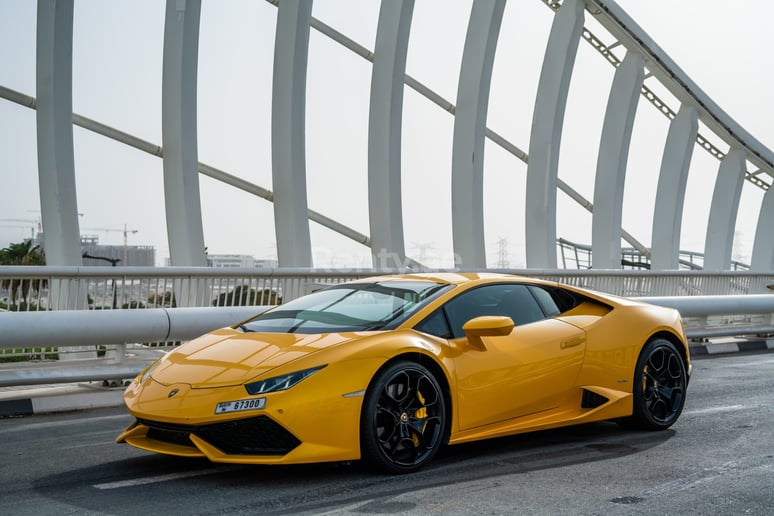 Lamborghini Huracan Coupe (Gelb), 2019  zur Miete in Dubai