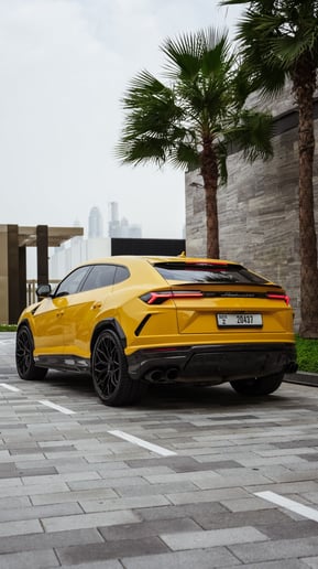 إيجار Lamborghini Urus (الأصفر), 2019 في دبي 1