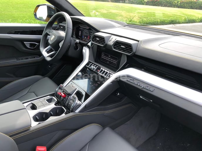 Lamborghini Urus (Желтый), 2019 для аренды в Дубай
