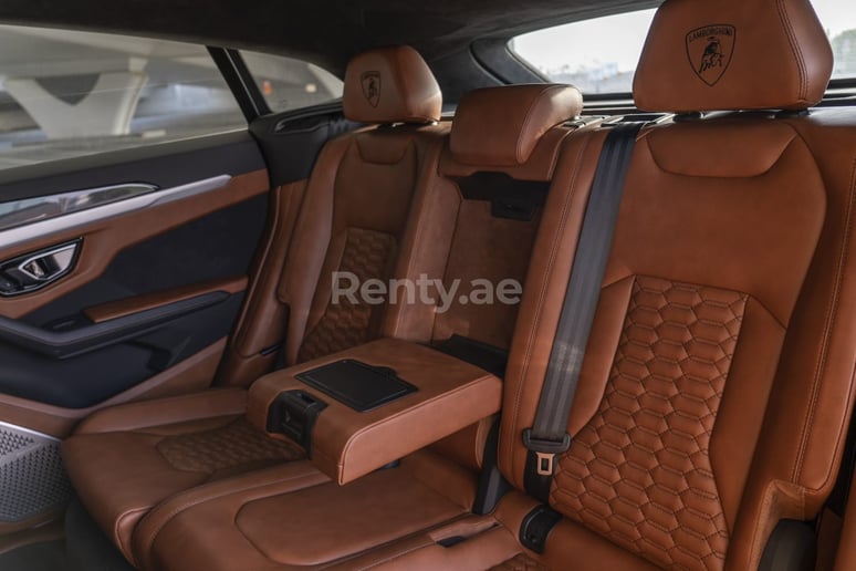 Dubai'de kiralık Lamborghini Urus (Sarı), 2021
