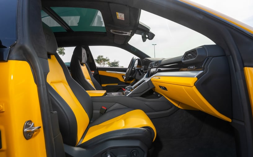 Lamborghini Urus (Giallo), 2023 noleggio orario a Dubai