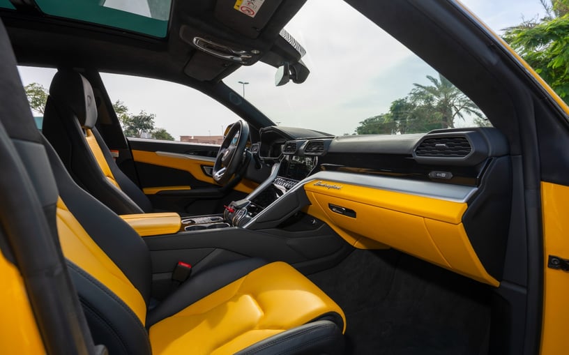 Lamborghini Urus (Giallo), 2023 noleggio orario a Dubai