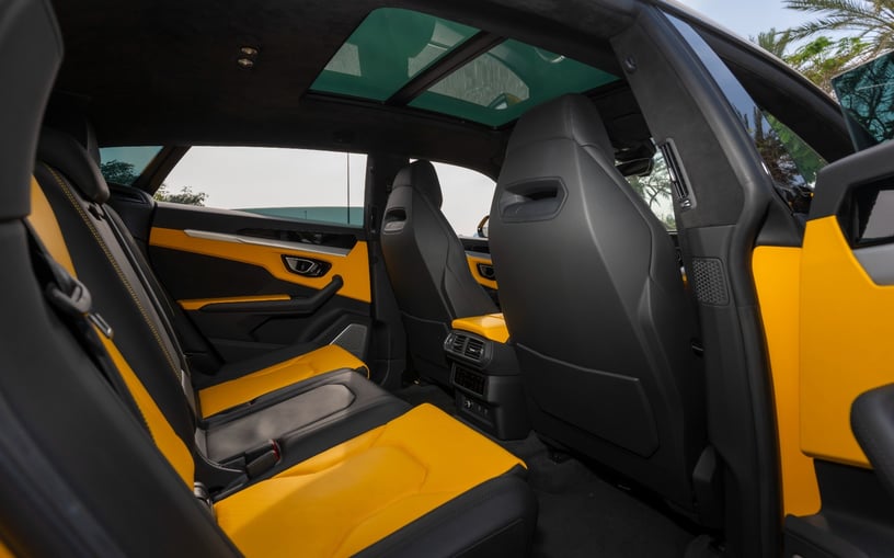 Lamborghini Urus (Giallo), 2023 noleggio orario a Dubai