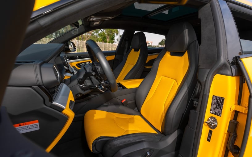 Lamborghini Urus (Giallo), 2023 noleggio orario a Dubai