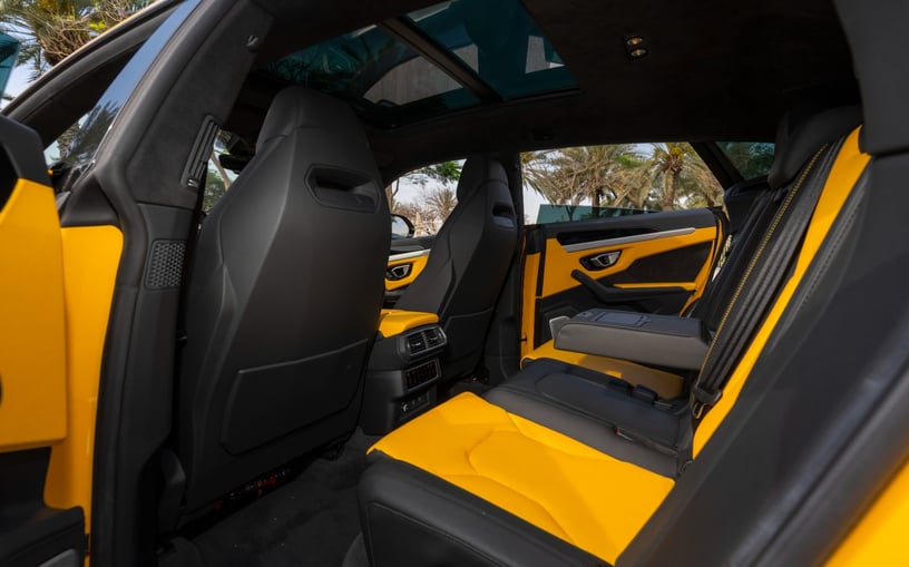 Lamborghini Urus (Giallo), 2023 noleggio orario a Dubai
