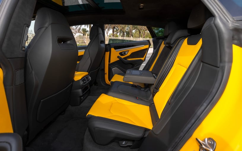 Lamborghini Urus (Giallo), 2023 noleggio orario a Dubai