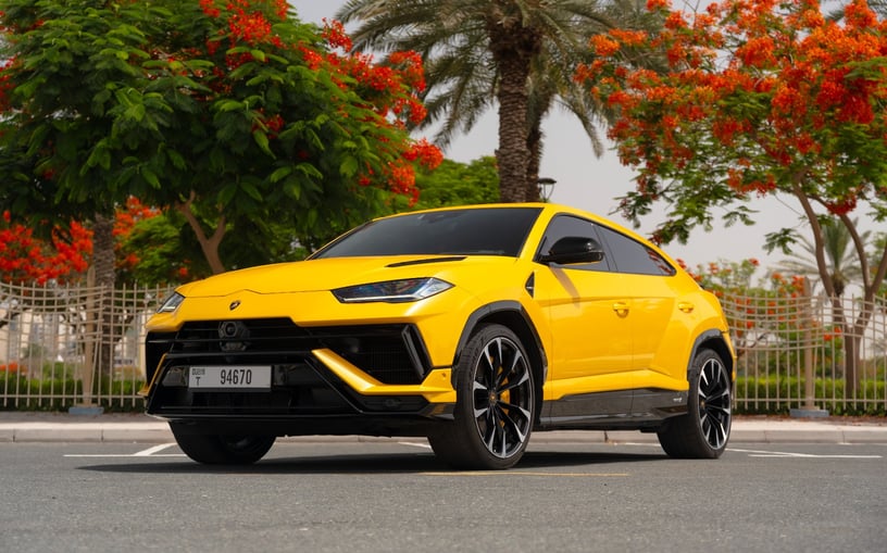 Lamborghini Urus (Geel), 2023 verhuur per uur in Dubai
