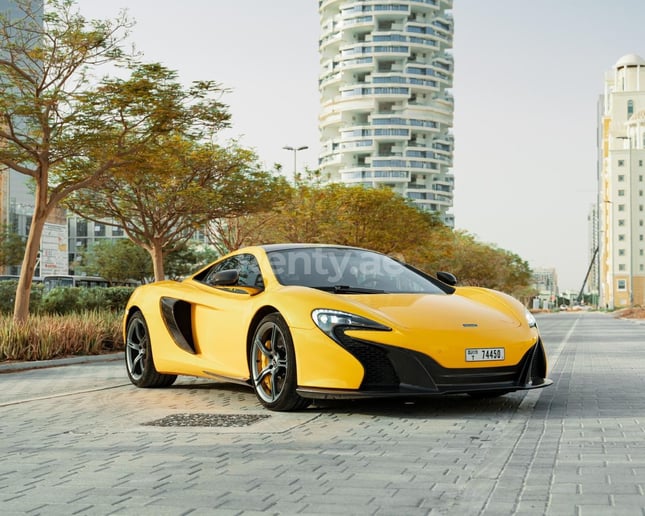 إيجار مكلارين 650S سبايدر (الأصفر), 2017 في دبي