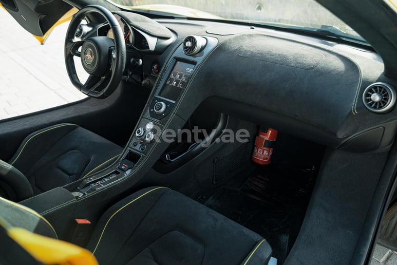 إيجار مكلارين 650S سبايدر (الأصفر), 2017 في دبي