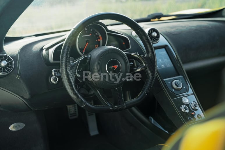 إيجار مكلارين 650S سبايدر (الأصفر), 2017 في دبي