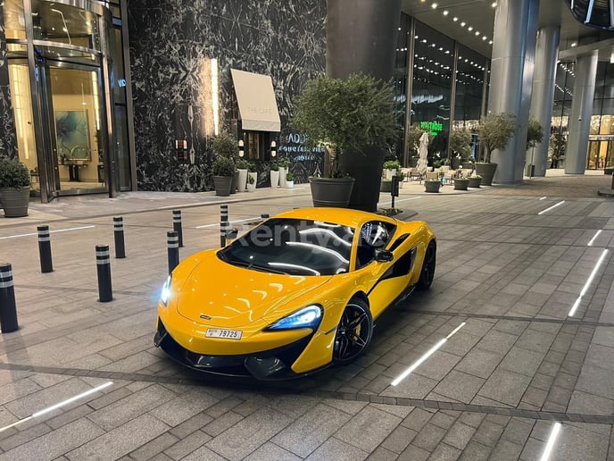 إيجار مكلارين 570S (الأصفر), 2018 في دبي