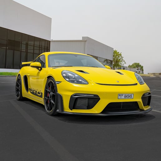 在沙迦 租 保时捷GT4 (黄色), 2023
