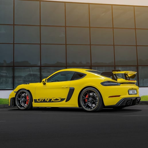 在沙迦 租 保时捷GT4 (黄色), 2023