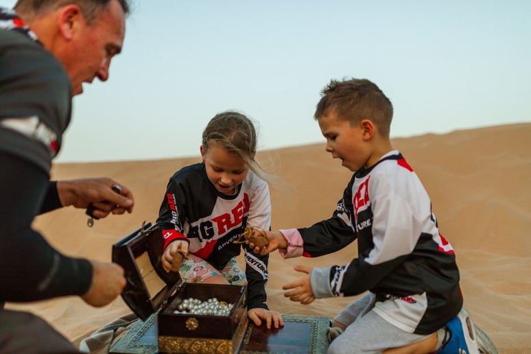Group/family day out Can-Am X3 - buggy tours in Dubai 3