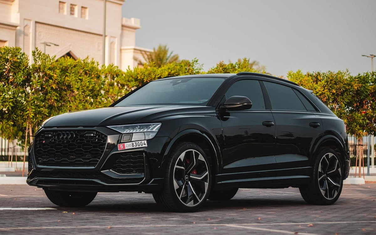 Alquila un Audi RSQ8 (Negro), 2019 ID-05510, en Abu-Dhabi - Renty.ae