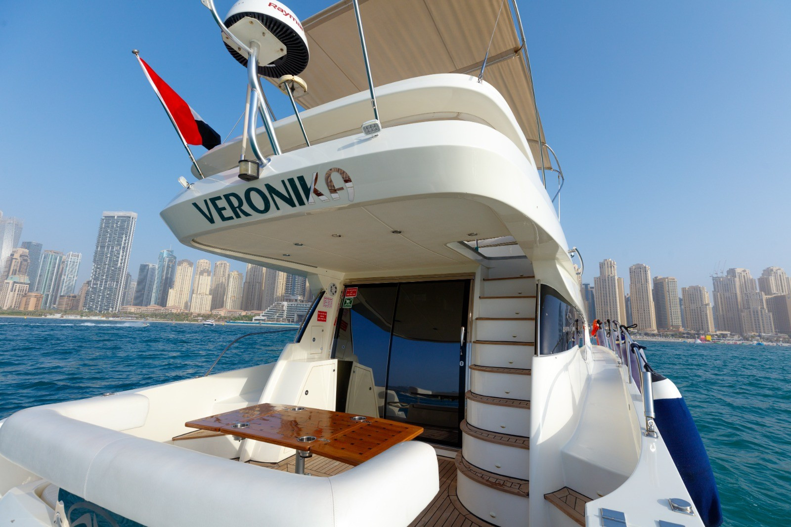 Veronika 55 pied à Dubai Harbour à louer à Dubai 7