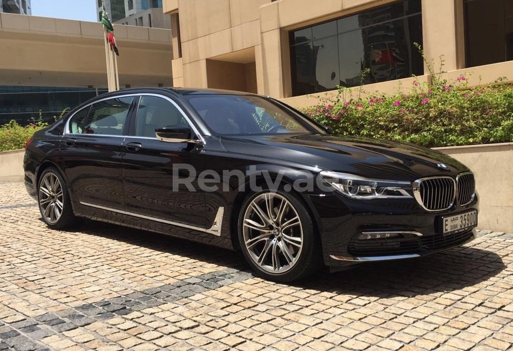 أسود BMW 730 Li, 2019 للإيجار في دبي