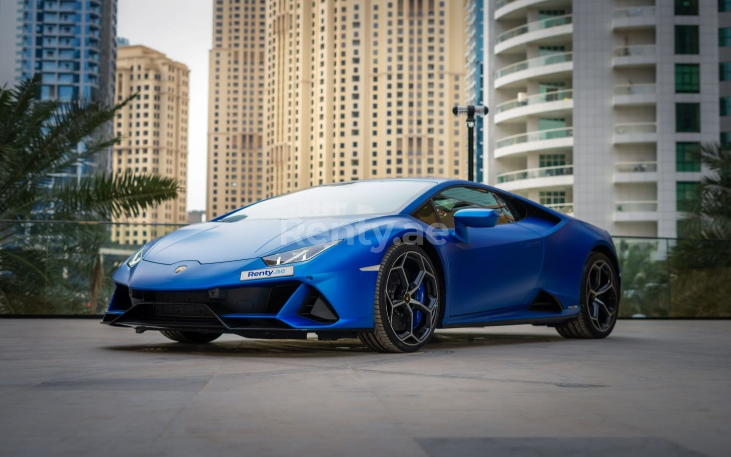 أزرق Lamborghini Evo, 2022 للإيجار في دبي