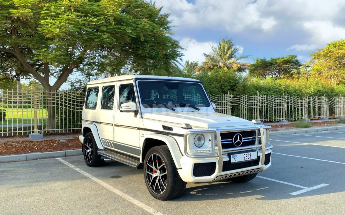 白色 Mercedes G63, 2017 迪拜汽车租凭