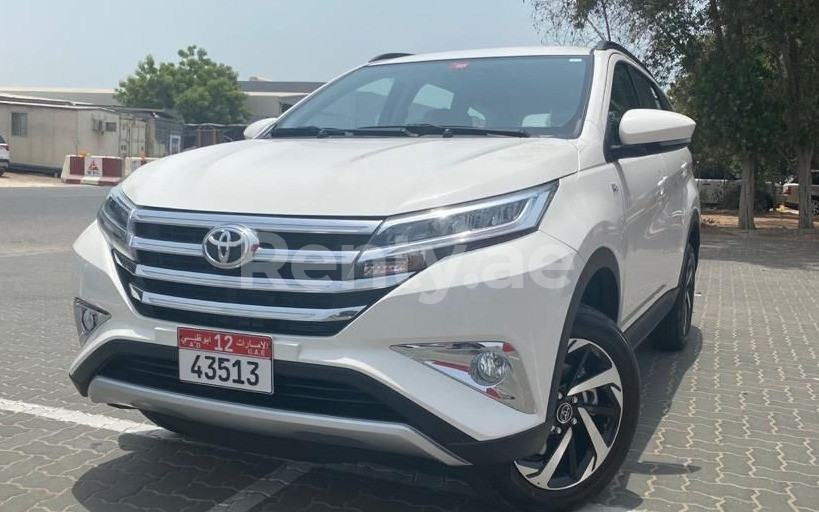 إيجار Toyota Rush (أبيض), 2021 في دبي