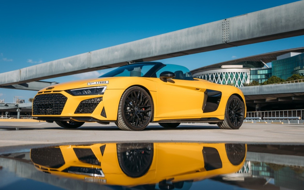 Audi R8 V10 Spyder (Yellow), 2022 for rent in Dubai