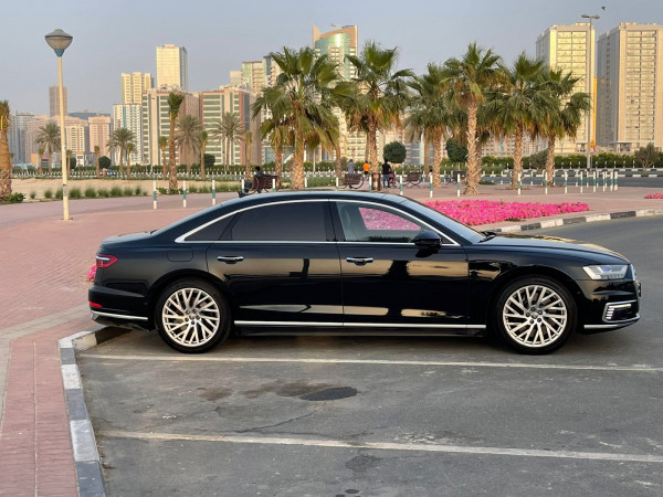 أسود Audi A8 L60 TFSI, 2020 للإيجار في دبي 1