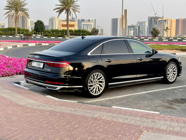 أسود Audi A8 L60 TFSI, 2020 للإيجار في دبي 2